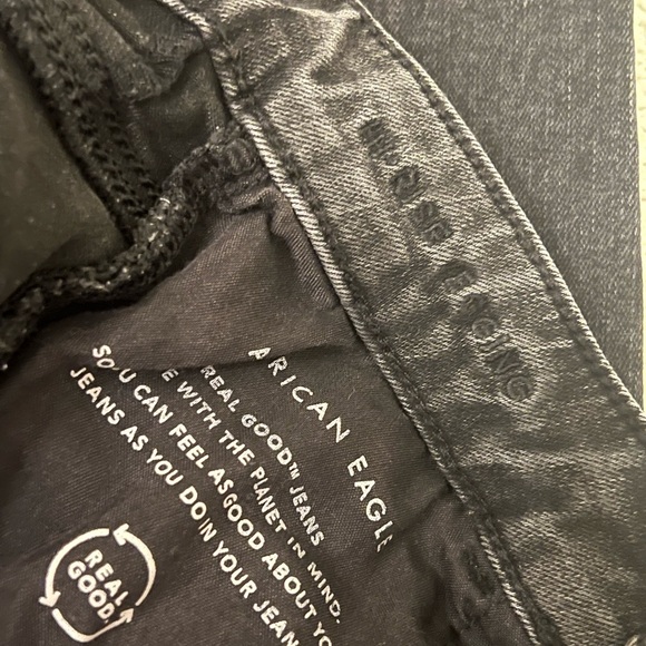 American Eagle ankle crop high rise jeggings in black size 2 - Picture 5 of 6